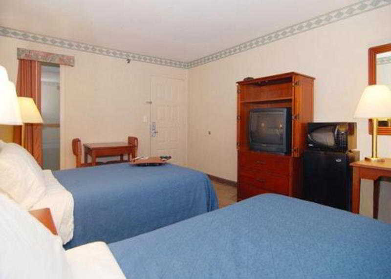 Quality Inn University Lansing Extérieur photo