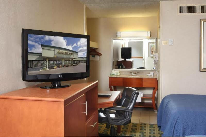 Quality Inn University Lansing Extérieur photo